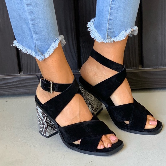 Black Suede Straps Croc Embossed Block Heel Sandal - Picture 4 of 7